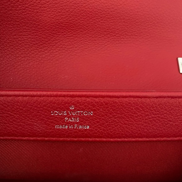 ❌SOLD❌LV LOCKME BB - Picture 9 of 16